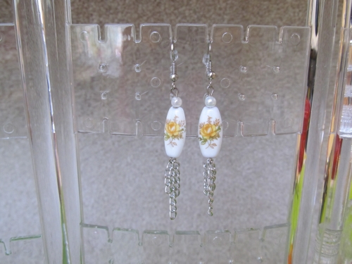 Drop Earring with Flowered Bead and Chain